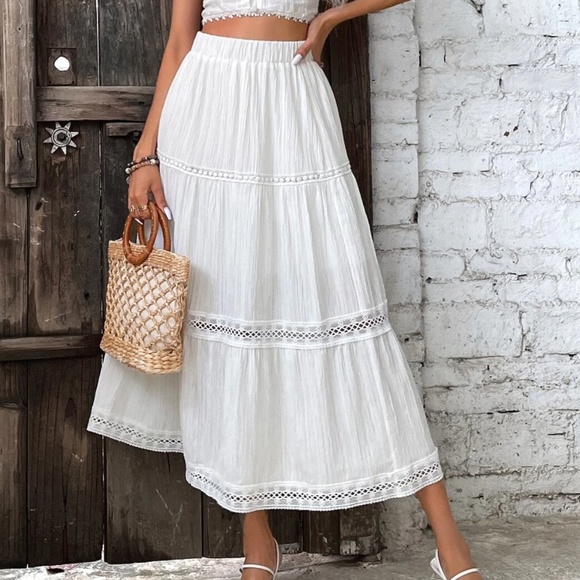BellanBlue Dresses & Skirts - Classic Color Block Pleated High Waisted Maxi Skirt